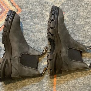 Blundstone lug boots women’s size 11